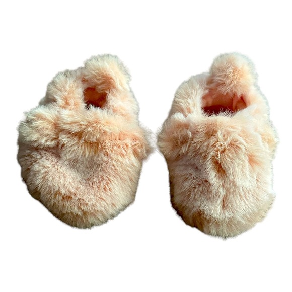 {Carters} Fuzzy Newborn Slippers - Picture 1 of 5